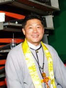 喊拜的陳師兄，喊一天下來，喉嚨早就啞了。